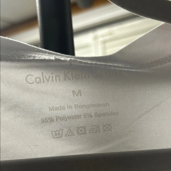 Nwot Calvin Klein Black Short Sleeve Tee - Picture 3 of 4